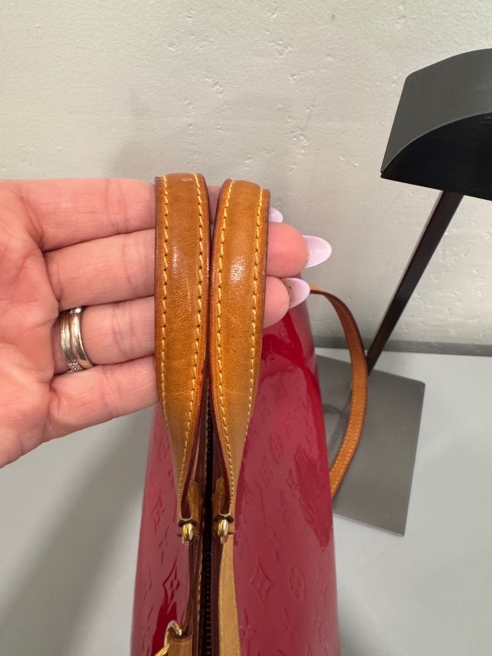 Louis Vuitton patent Vernis Brea bag - Picture 6 of 10